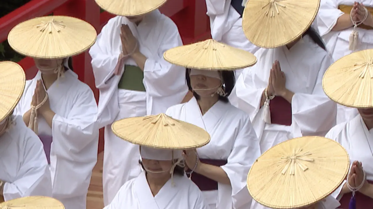 中央が私です