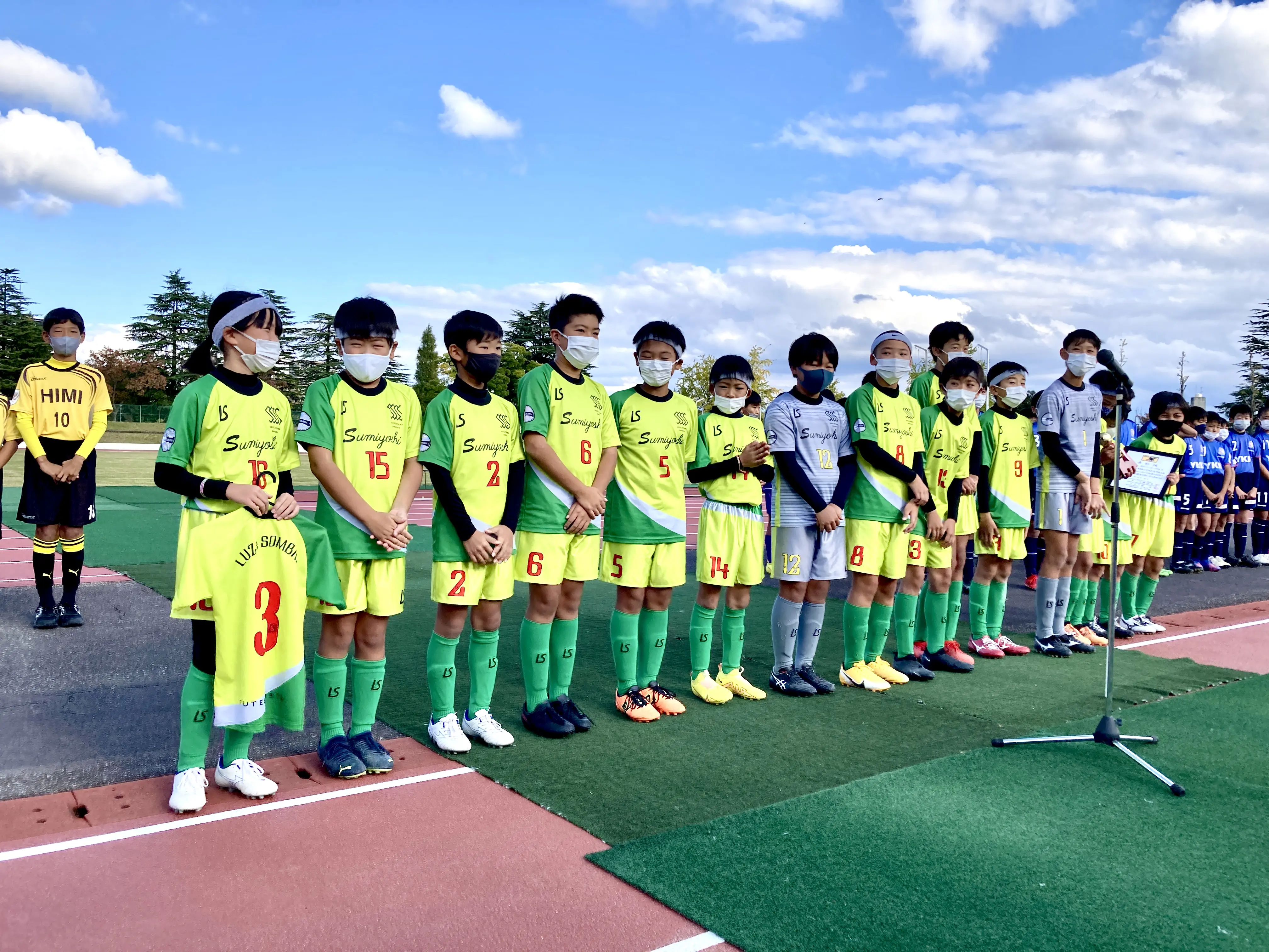 優勝した住吉サッカースポーツ少年団