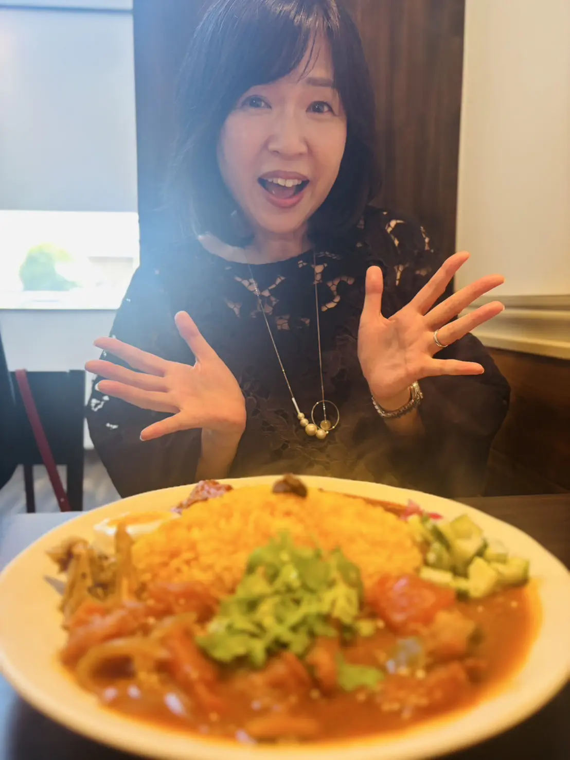 スパイシーカレーをモリモリ！