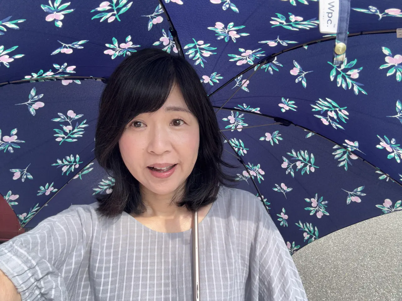 晴雨兼用の傘を毎日使用！（またまた下手な自撮りでごめんなさい）
