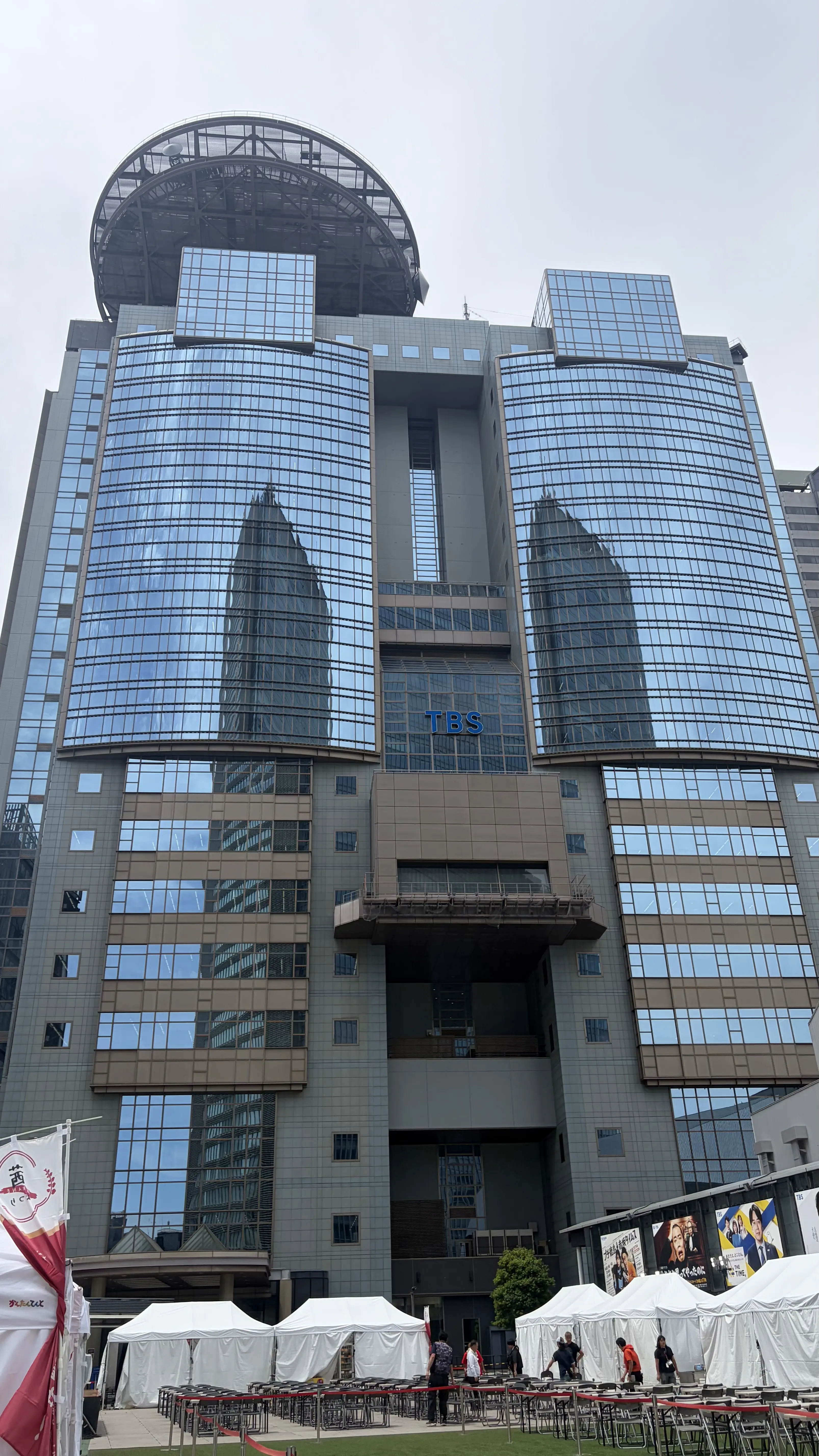 赤坂のTBS放送センターへ。でかーーーーい！！！