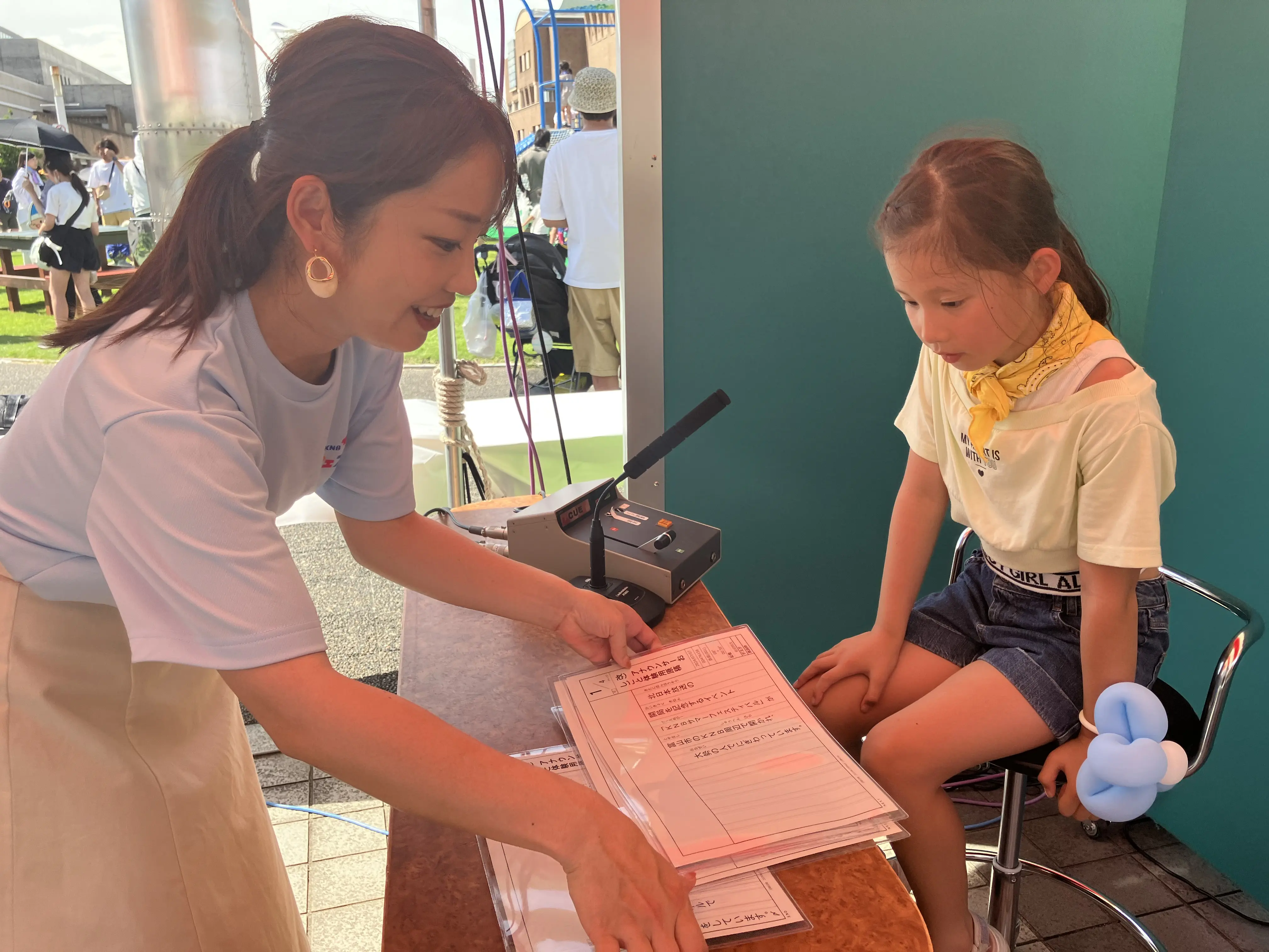 懸命に原稿読みに取り組む子どもたち！素晴らしい！