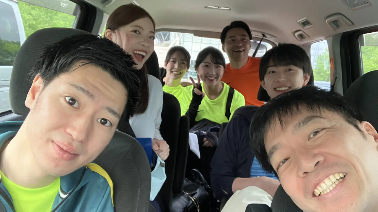 7人乗りのワゴン車で会場へ。遠足気分で楽しかったです(笑)