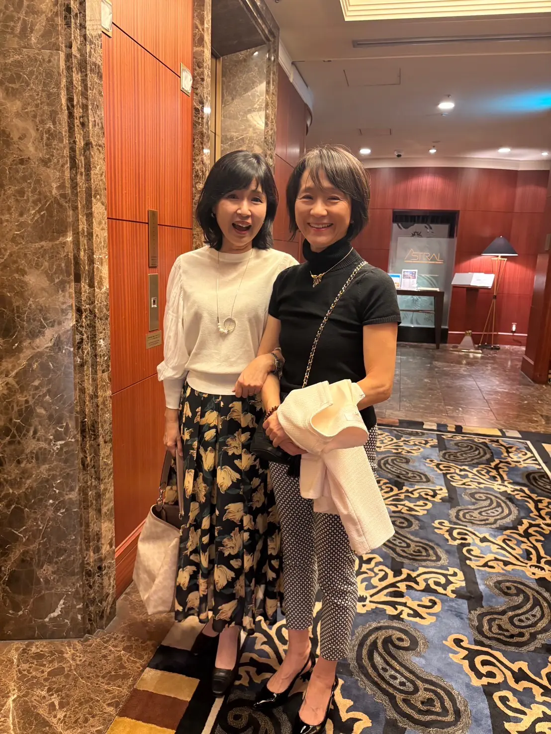 富山県人会世界大会会場のANAクラウンプラザホテルで坂林美和子さんと