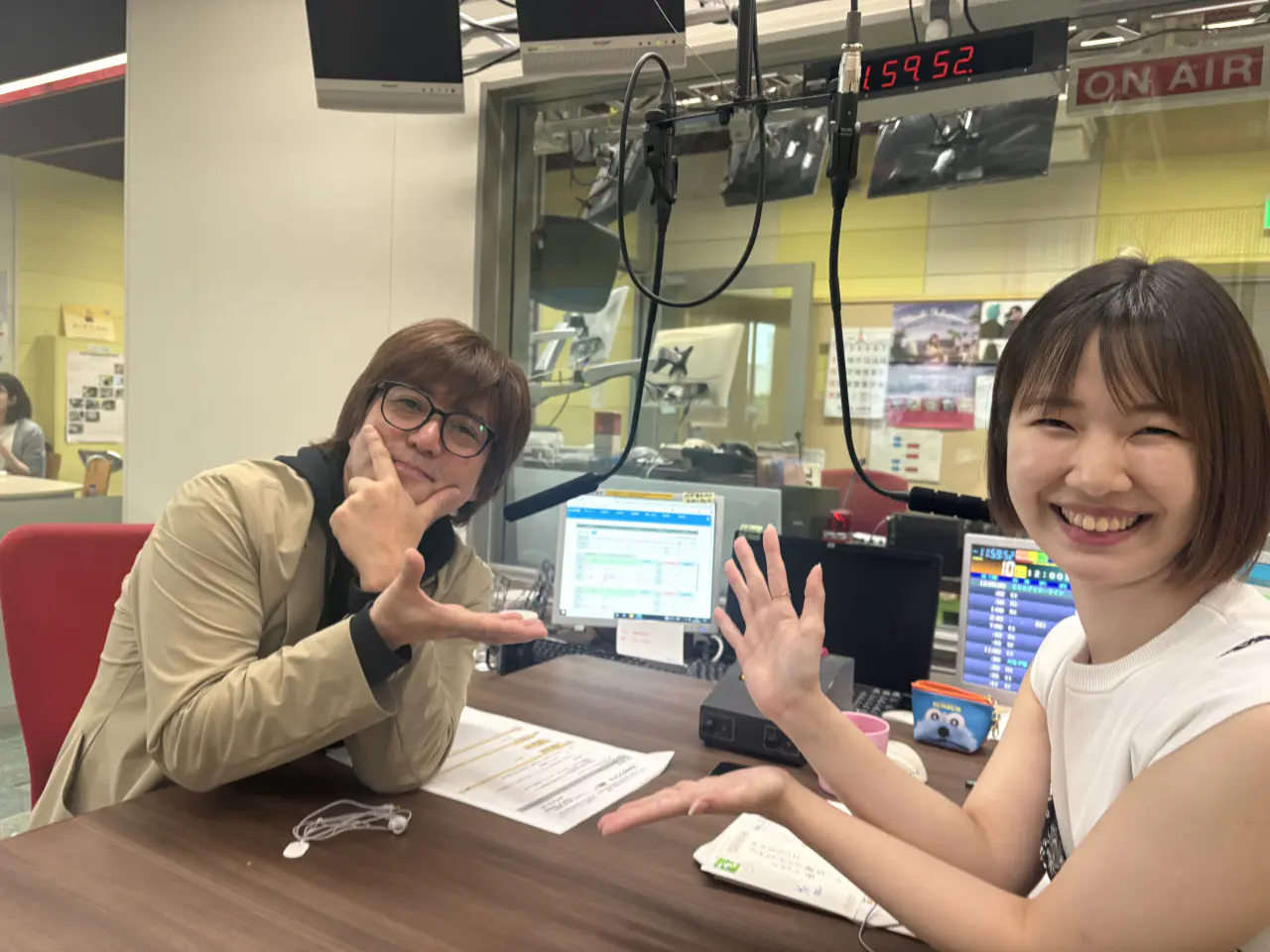 「朝生」を放送した森本アナともこのポーズ
