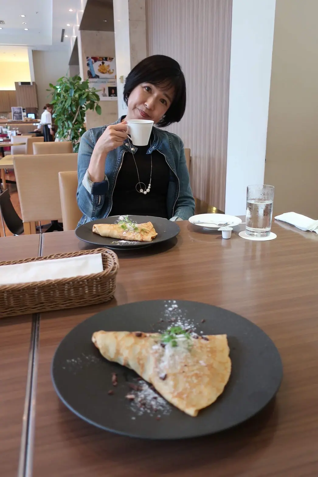 コーヒーとクレープ！最高の組み合わせ