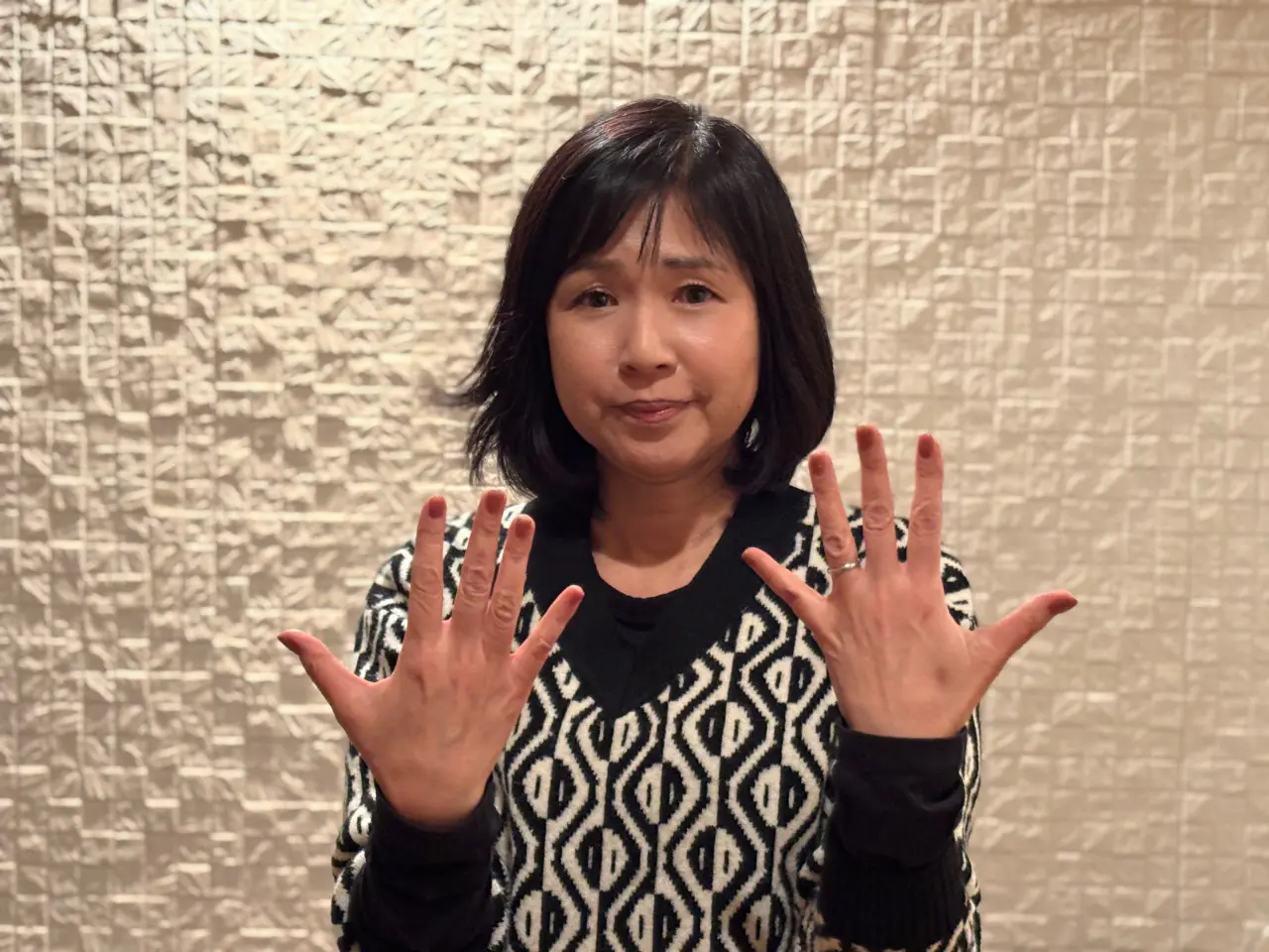手の写真、撮り方が難しい・・・