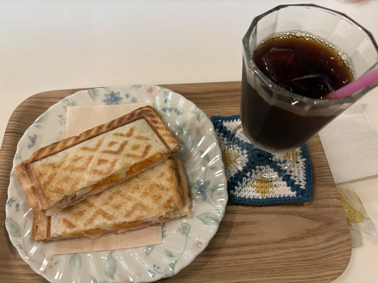 川端さんイチオシのベトナム産コーヒーとホットサンド