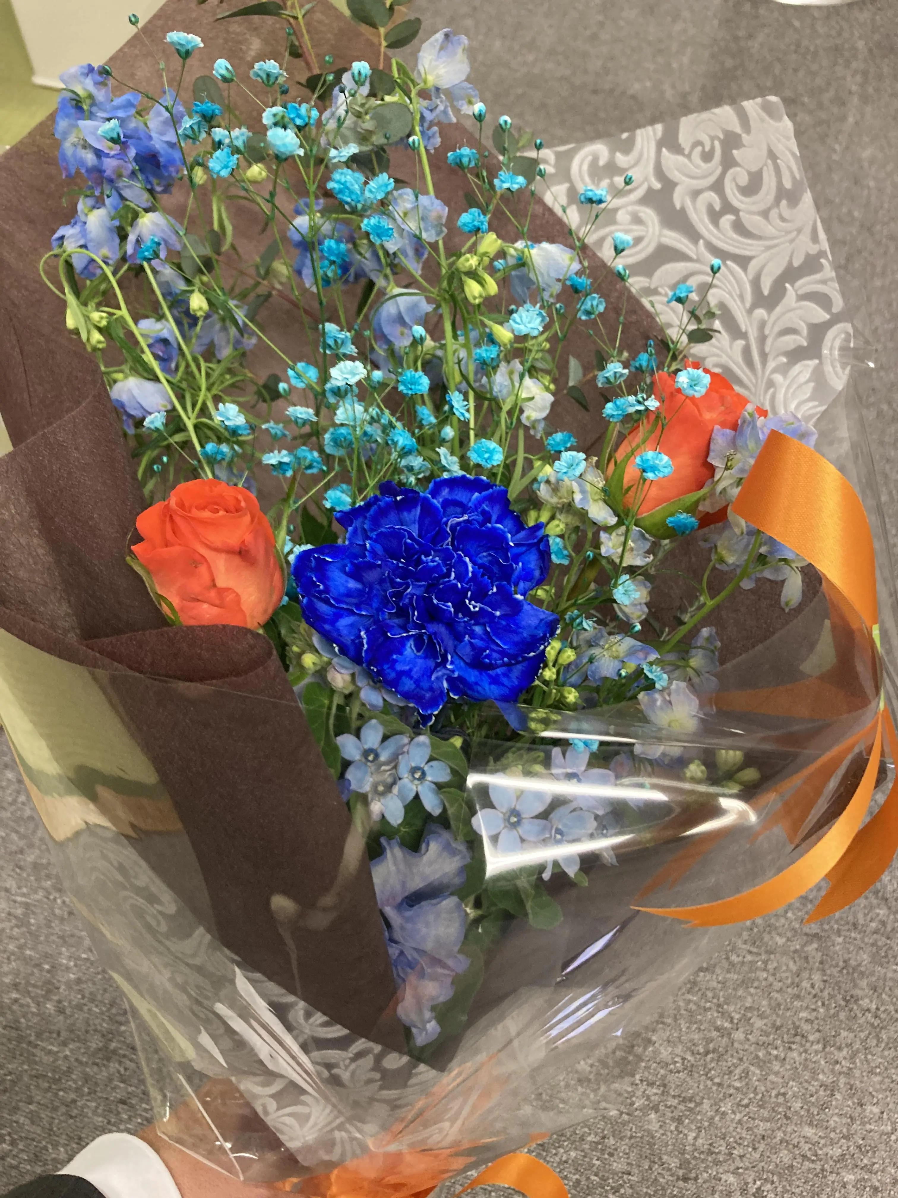 スタッフからもらった花束
