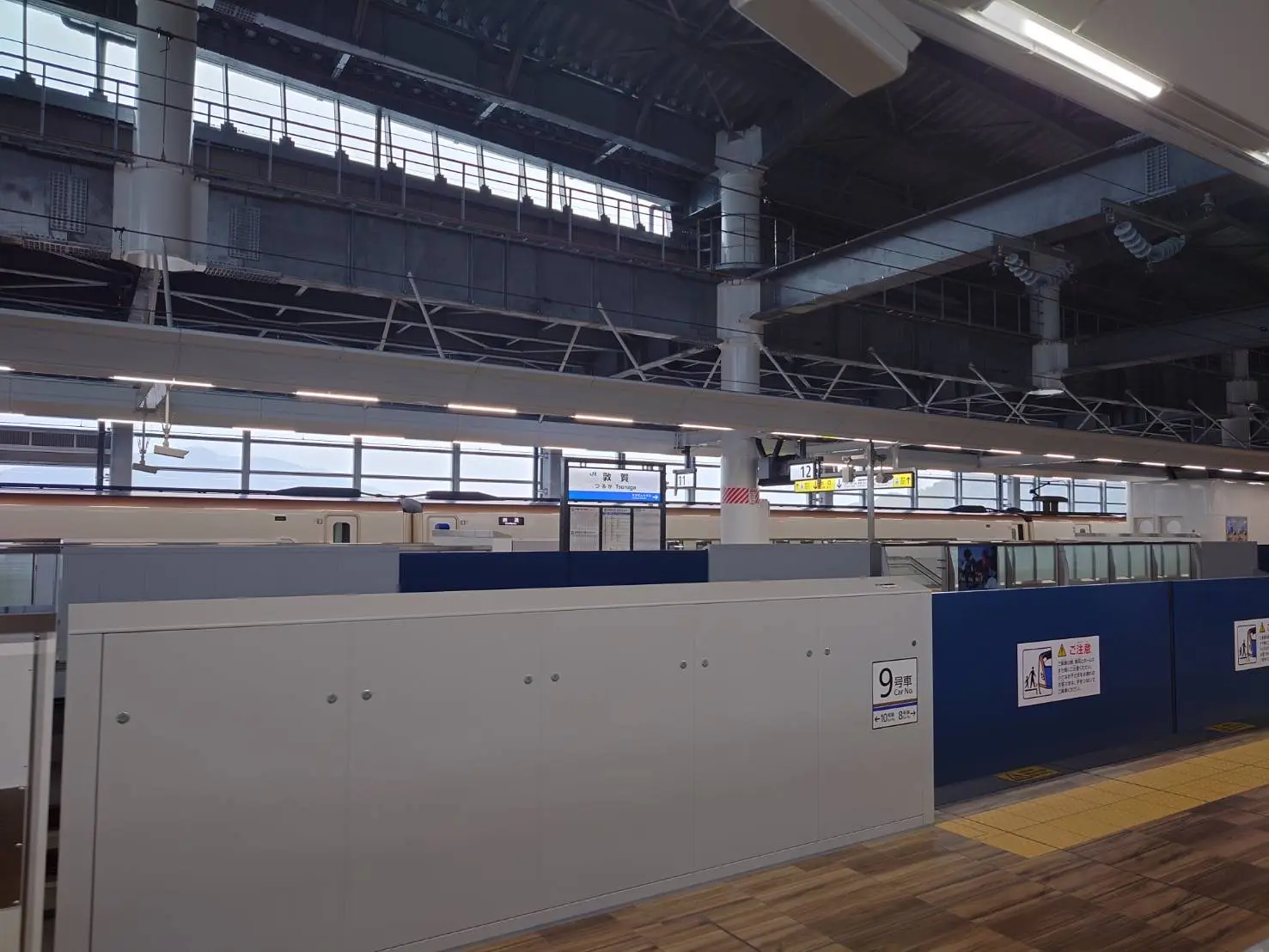 敦賀駅のホーム