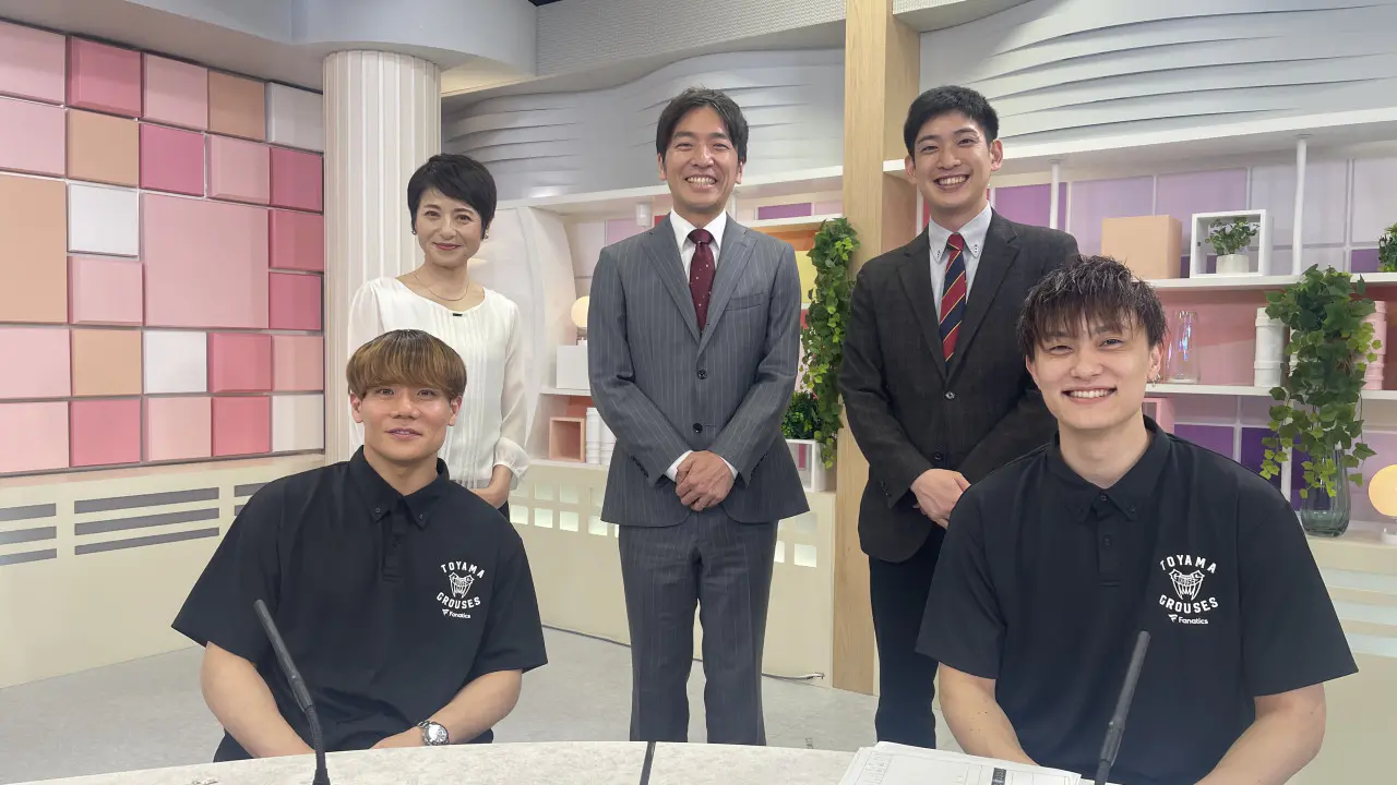 キャスター席にて「ニュースは読めない」と宇都選手がつぶやいていました(笑)