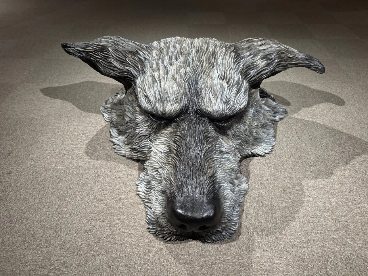 私のお気に入りは犬（狼？）の巨大な顔