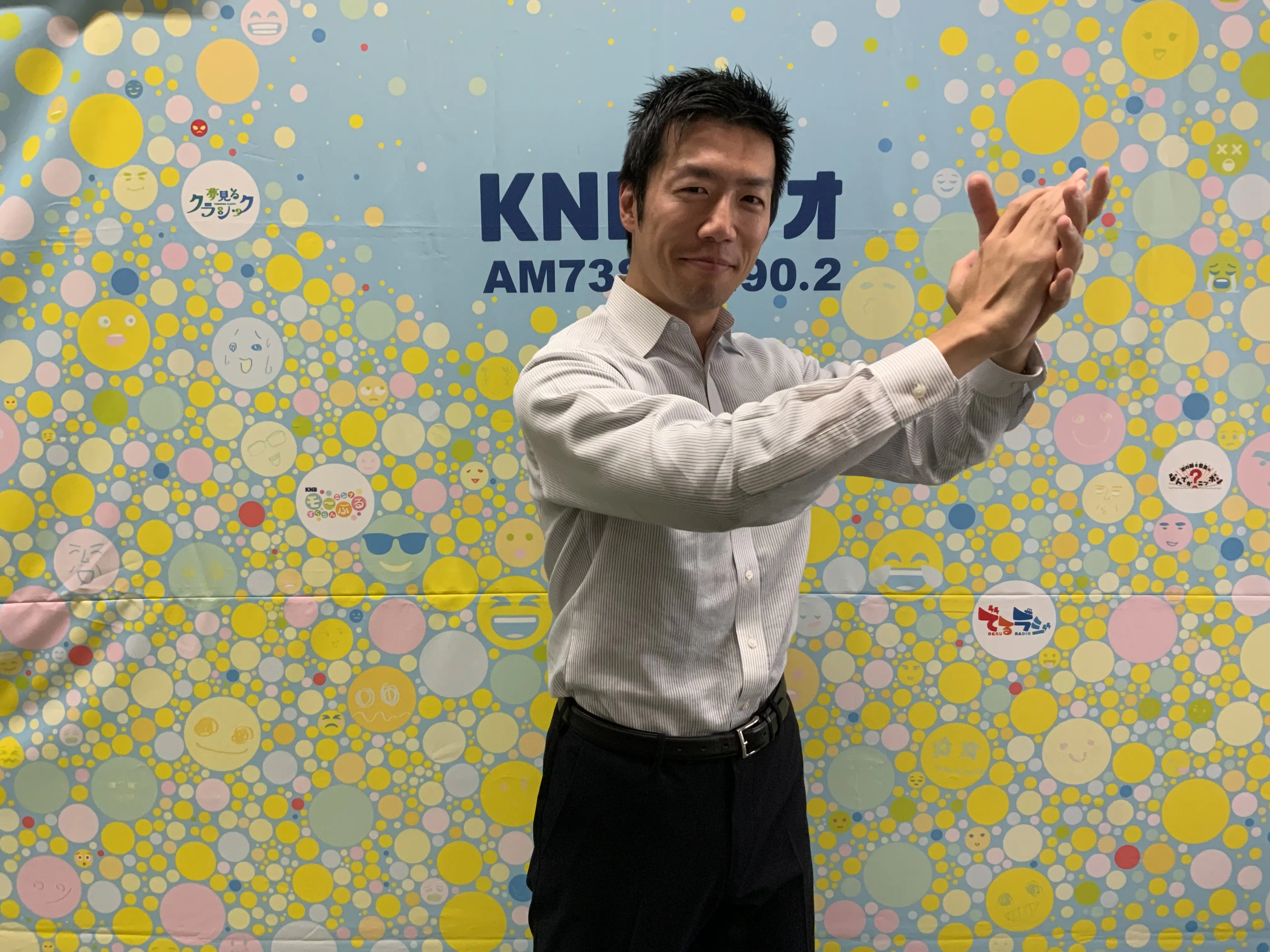 フラメンコのポーズをきめる高木社長