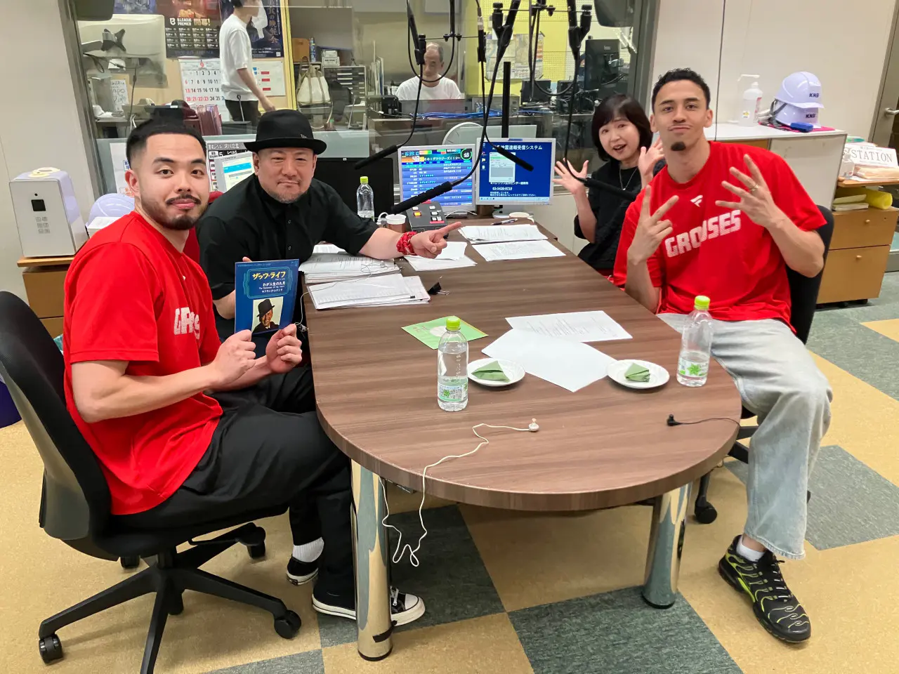 新加入の盛實 海翔選手とラシード・ファラーズ選手