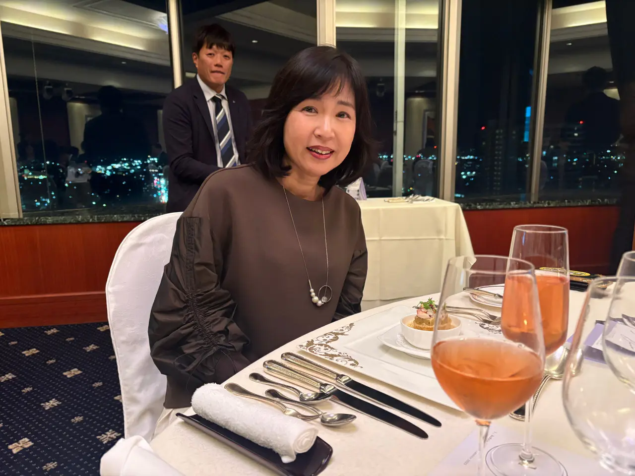 私の背後にカナタワイナリーの土井祐樹さん
