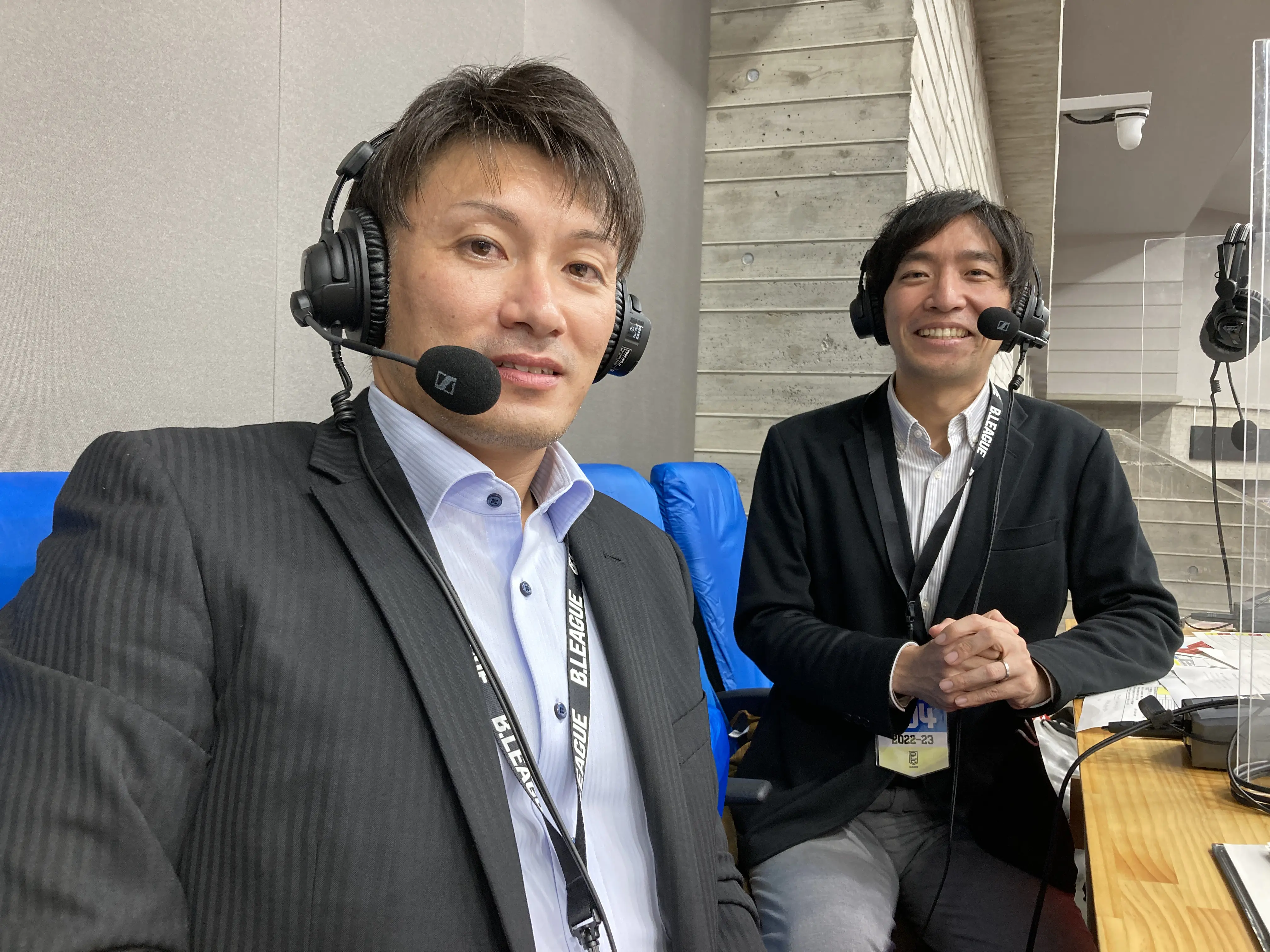 試合後に吉村隆宏さんと実況席で