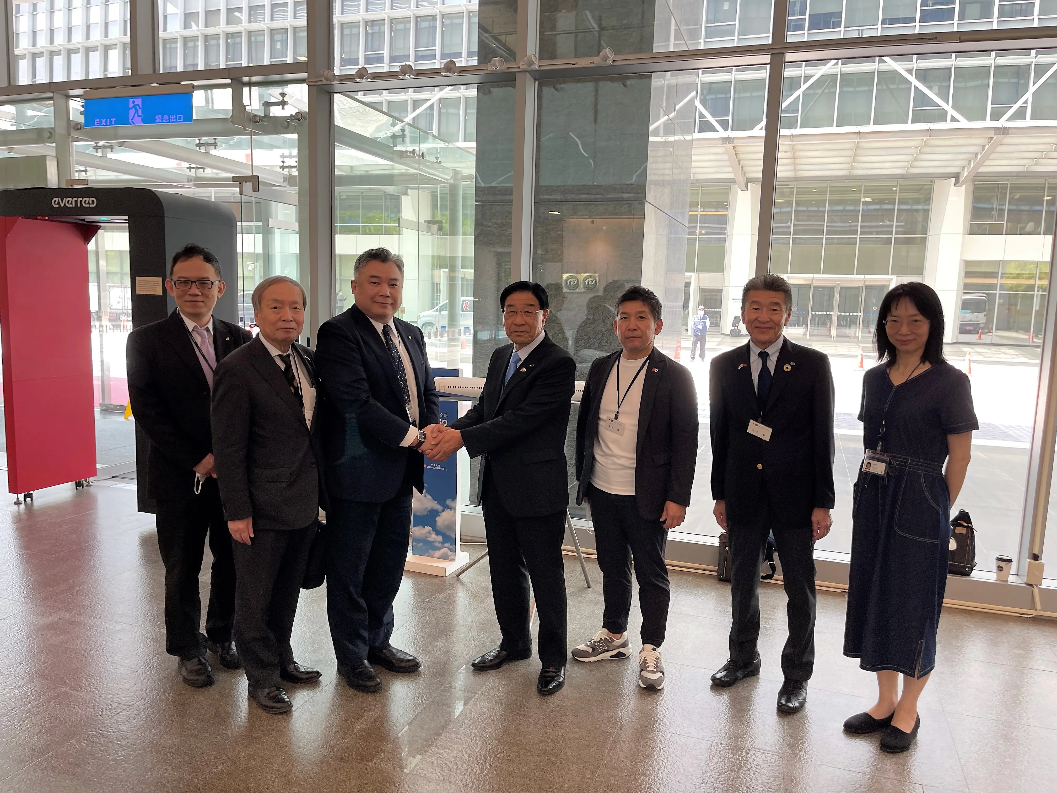 富山県日台親善協会・チャイナエアライン本社のみなさん