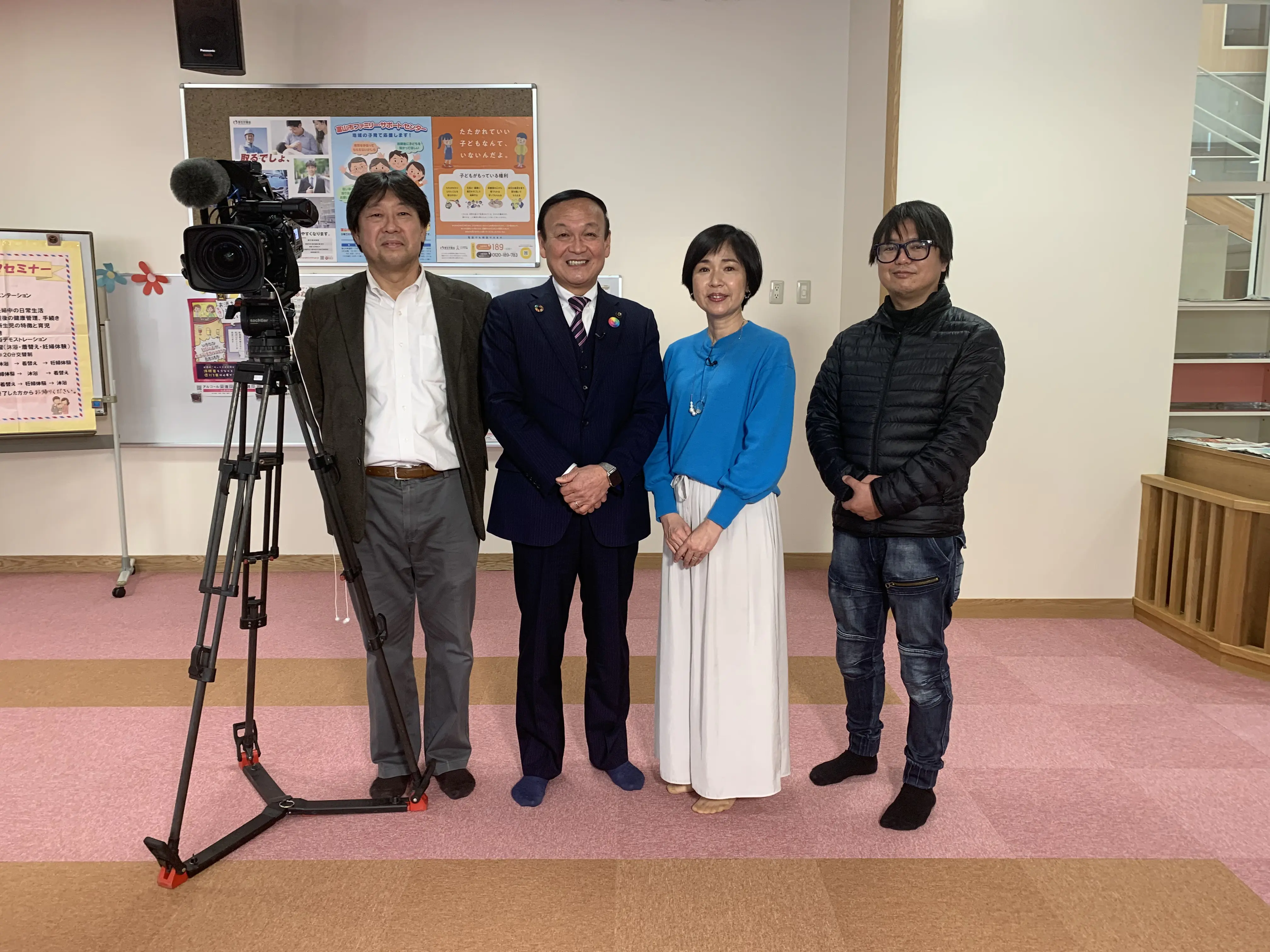 取材スタッフといっしょに