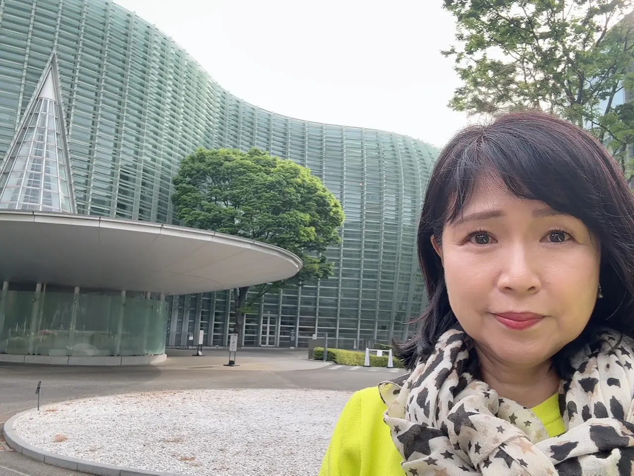 黒川紀章氏が設計した国立新美術館