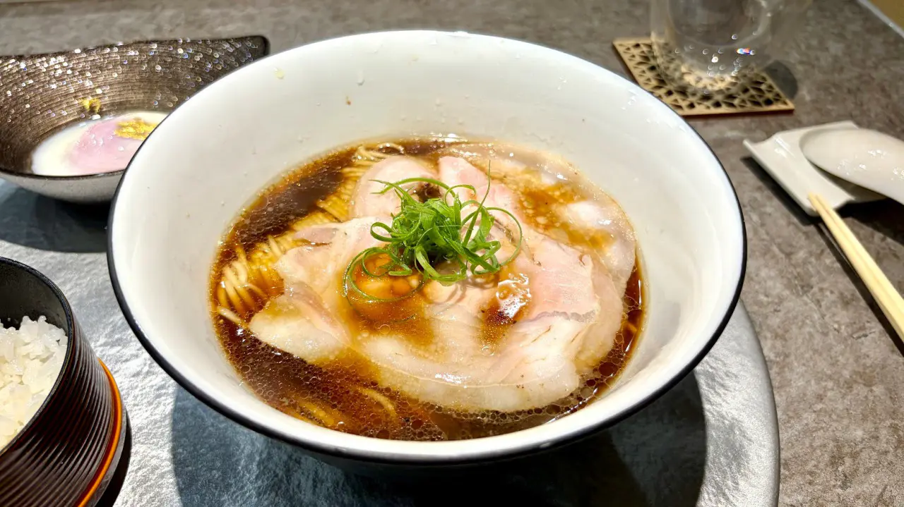 醤油のおそば  松風　1300円（税込）