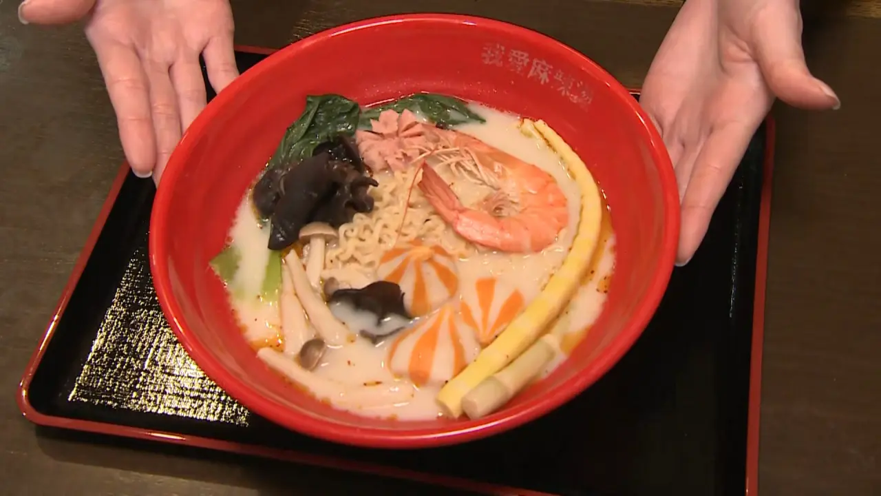 麻辣湯（100ｇあたり420円）　写真はトッピング込みで1344円