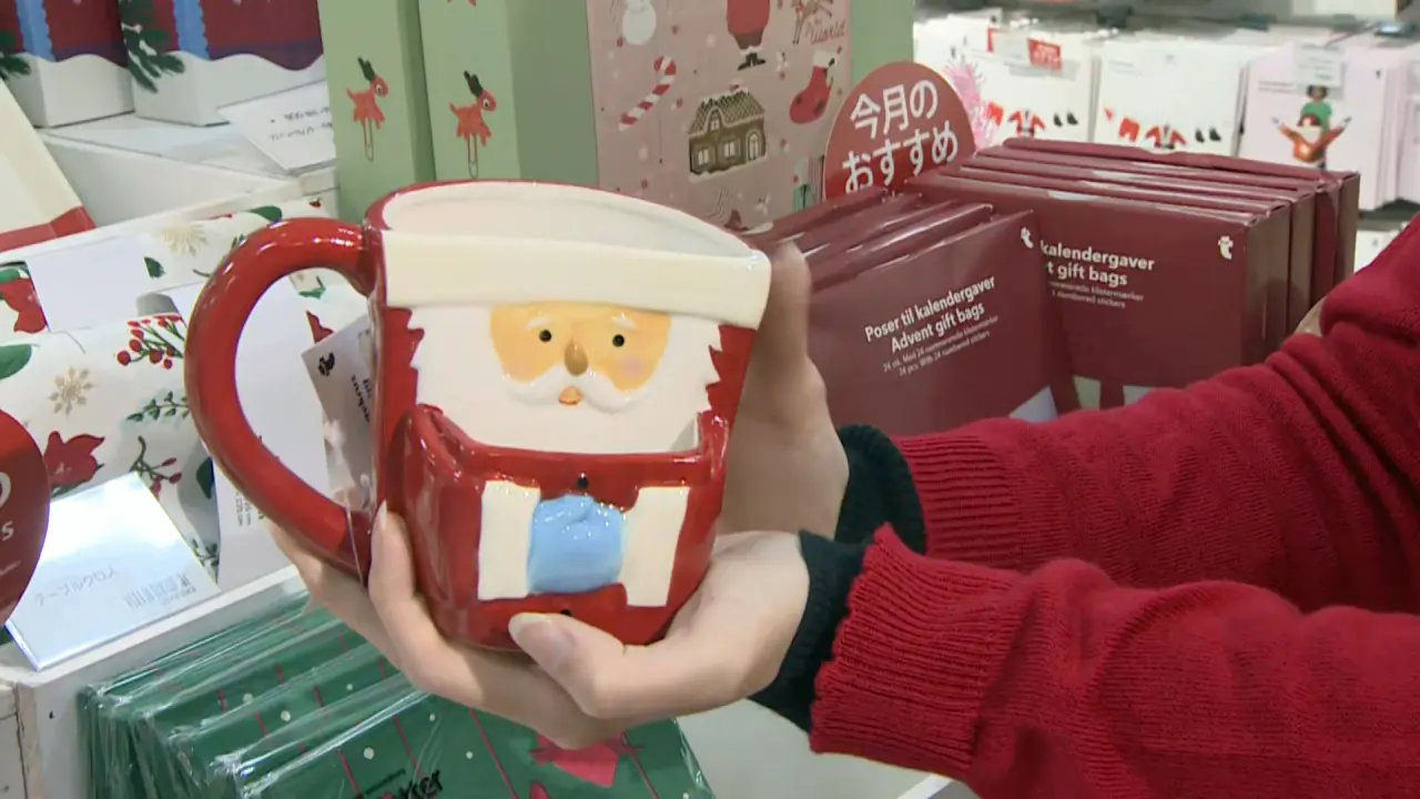 サンタと雪だるまのマグカップ(各50個) サンタと雪だるまのマグカップ(各50個) サンタと雪だるまの