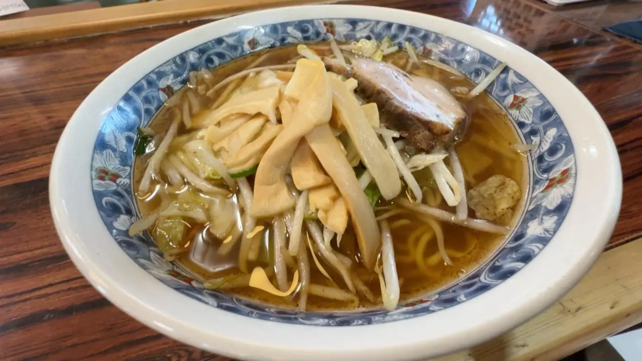 野菜ラーメン　900円（税込）