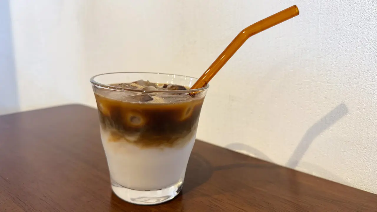 ココナッツミルクラテ　605円