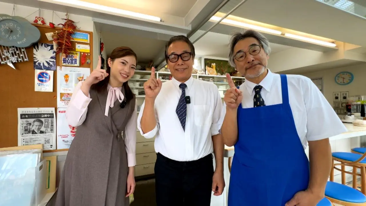 代表の吉田眞樹さん（中央）、吉田南樹さん（右）兄弟