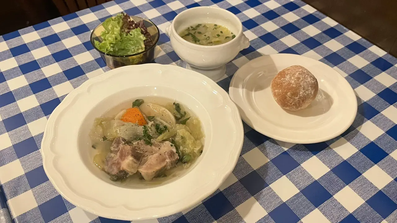 C.お食事のみ・・・おまかせメイン(取材日の日替わりメニューは「ポテ」)、サラダ、スープ(￥1,800～)
