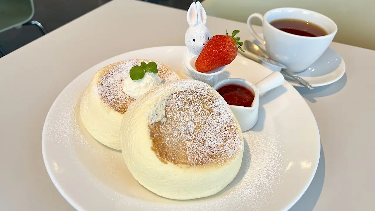 苺ソースのパンケーキ