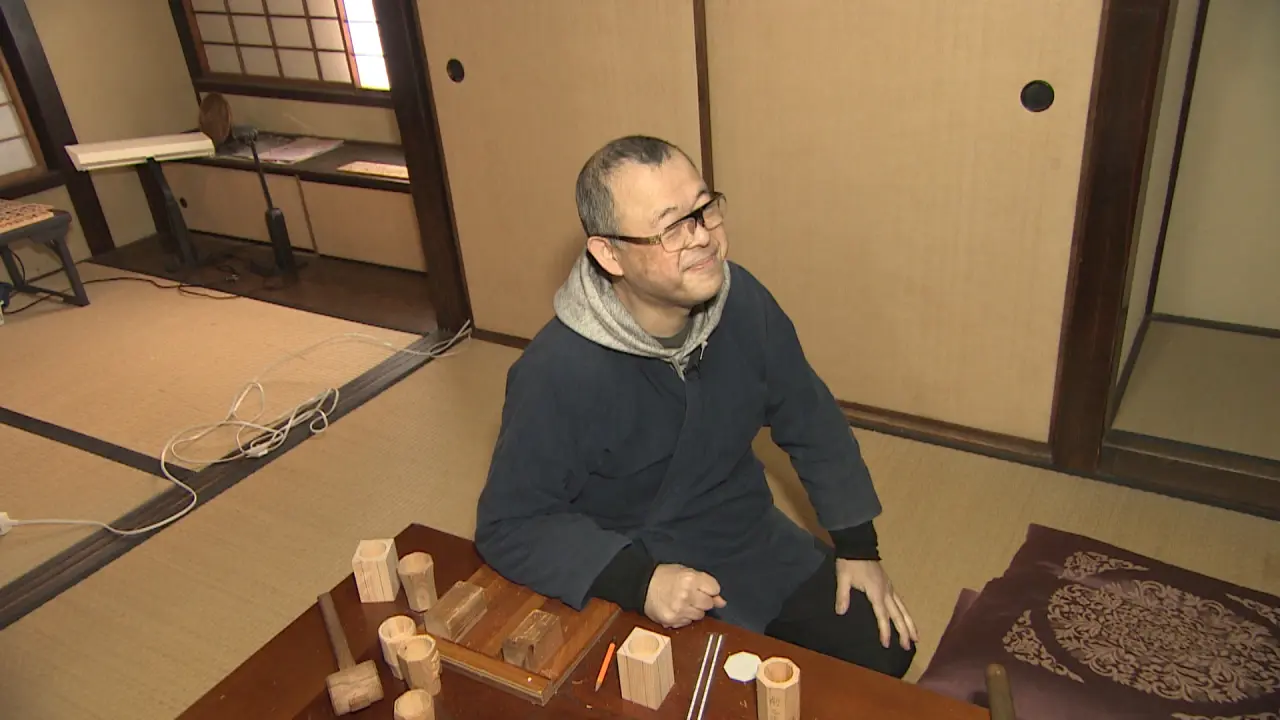 井波彫刻師の西村宜繁さん