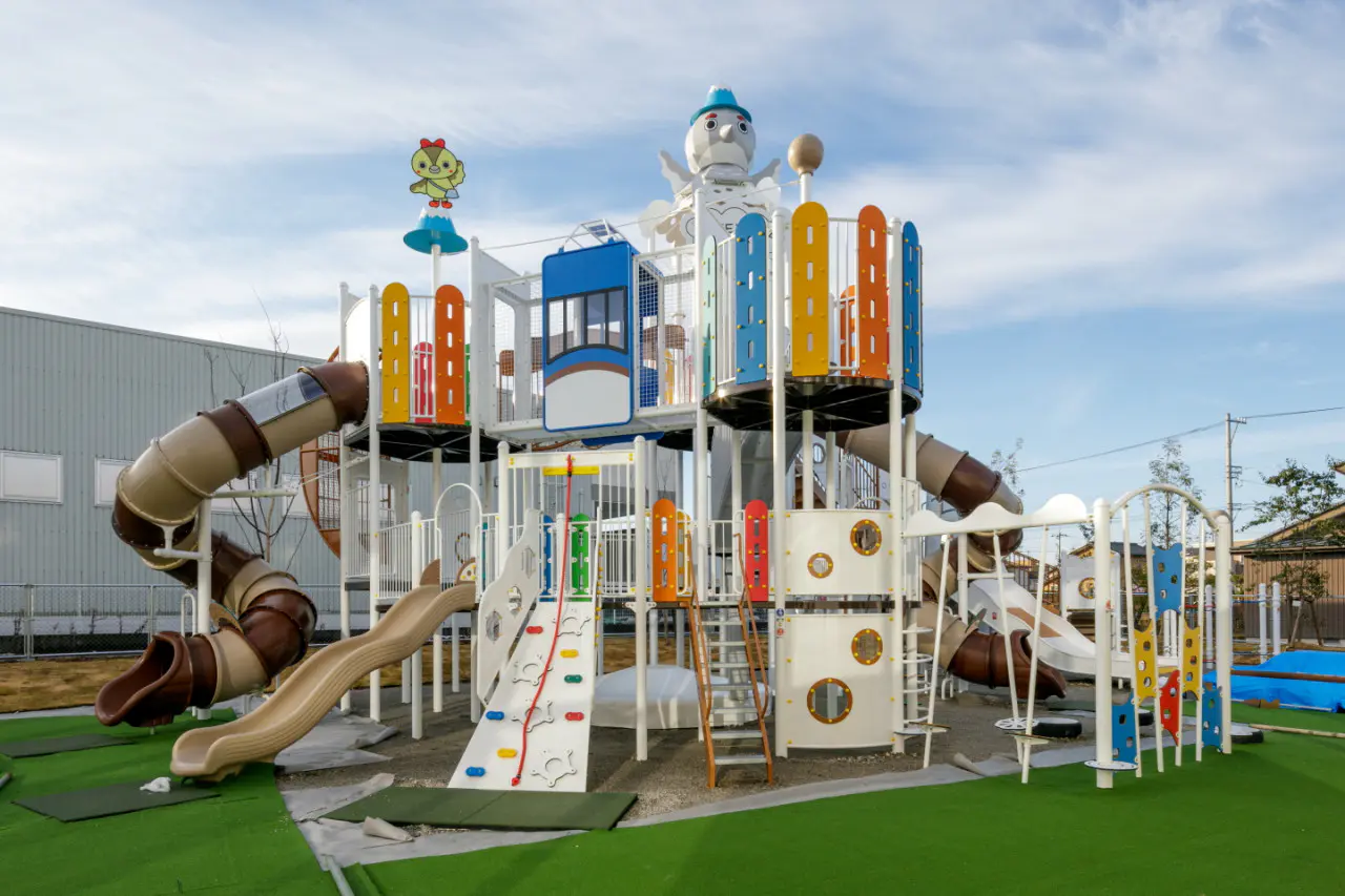 子供　遊具 立山町の新しい遊び場【防災児童館 アカリエ】3/23～ 屋外遊具がついに