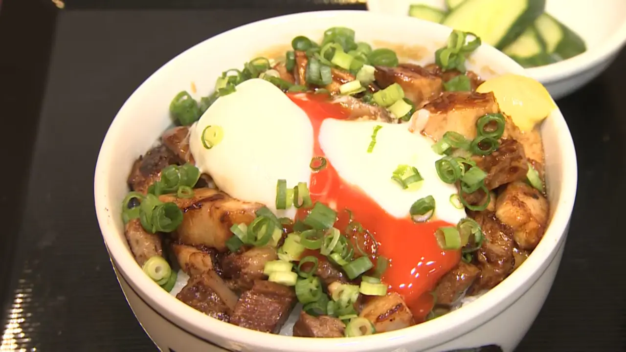 1番人気はチャーシューエッグ！大盛りお肉をガッツリ！！【食堂八号