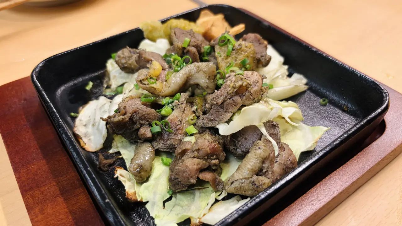 炭焼き親鳥もも　990円（税込）