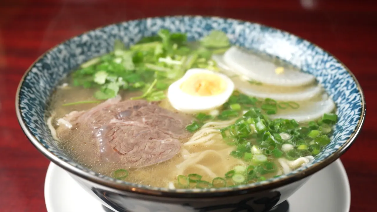 中国蘭州牛肉麺　1200円（税込）　※水曜限定
