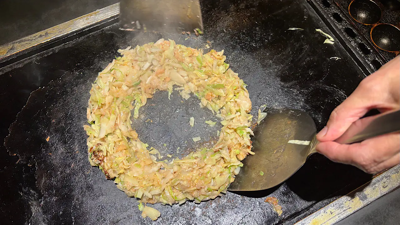 ③ 炒めてから どてを作る