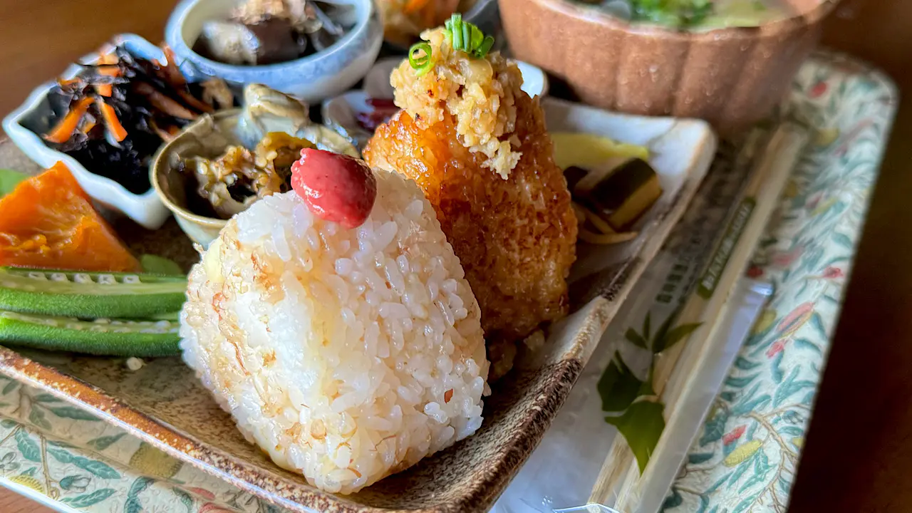 田舎のおばあちゃん家に来たみたい 田んぼの中の古民家カフェで