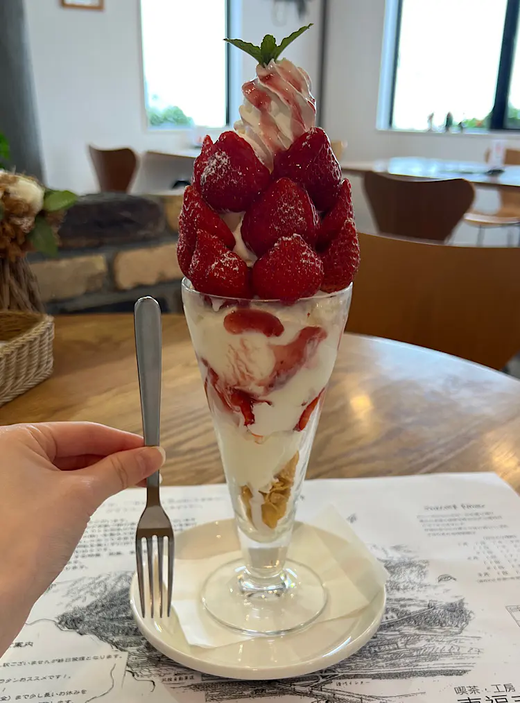 いちごパフェ 小　2000円