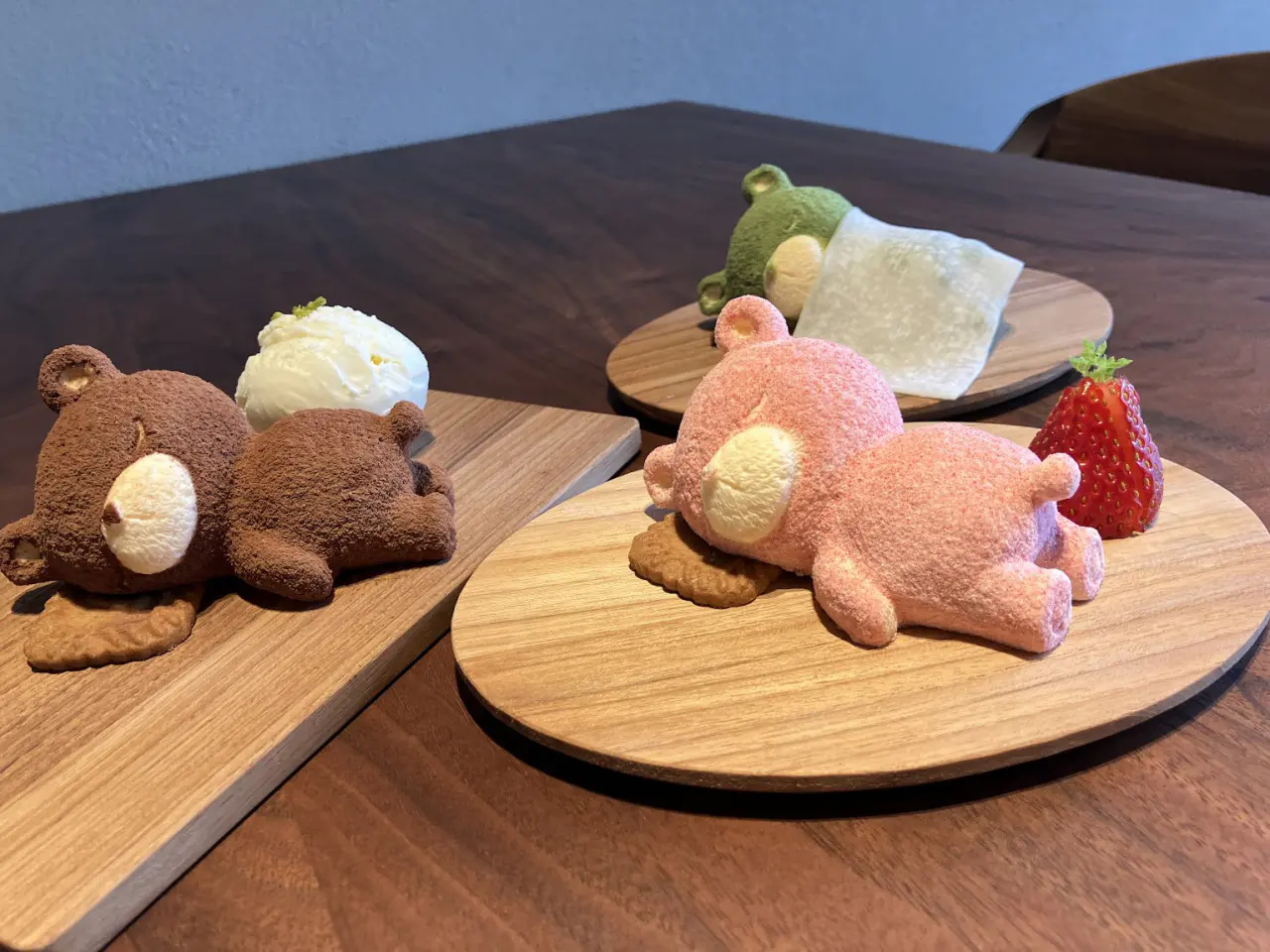 くまのティラミス ココア・いちご・抹茶 各800円（税込）