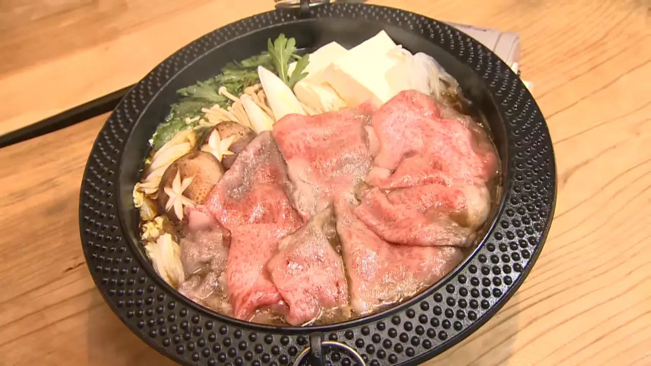 とやま和牛酒粕育ちサーロインすき焼き　1人前 5200円（税込）　