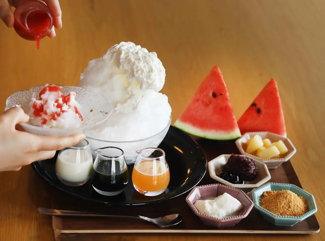 立山の雪解け水を48時間以上かけて製氷 なめらかな氷を味わう【かき氷