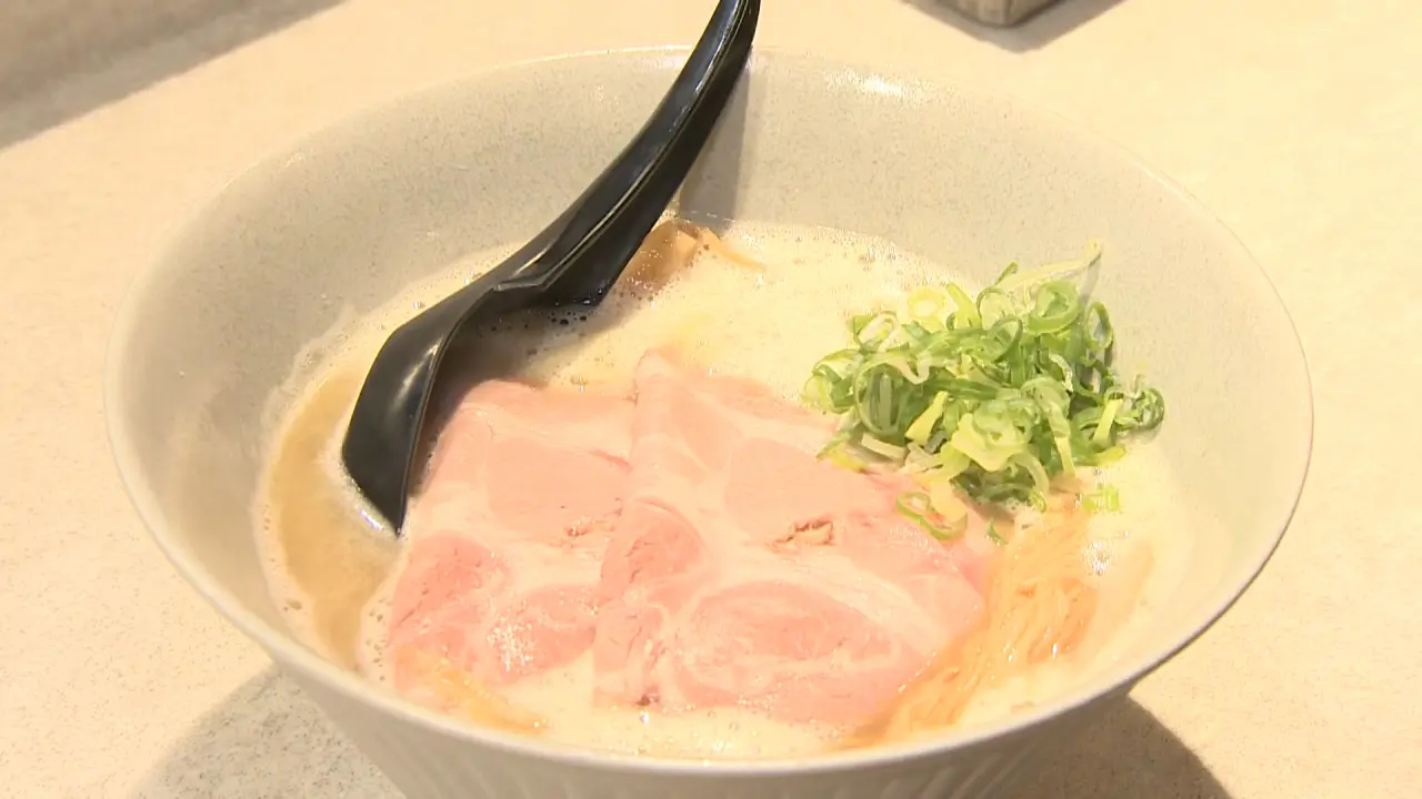 醤油鶏白湯　1000円（税込）
