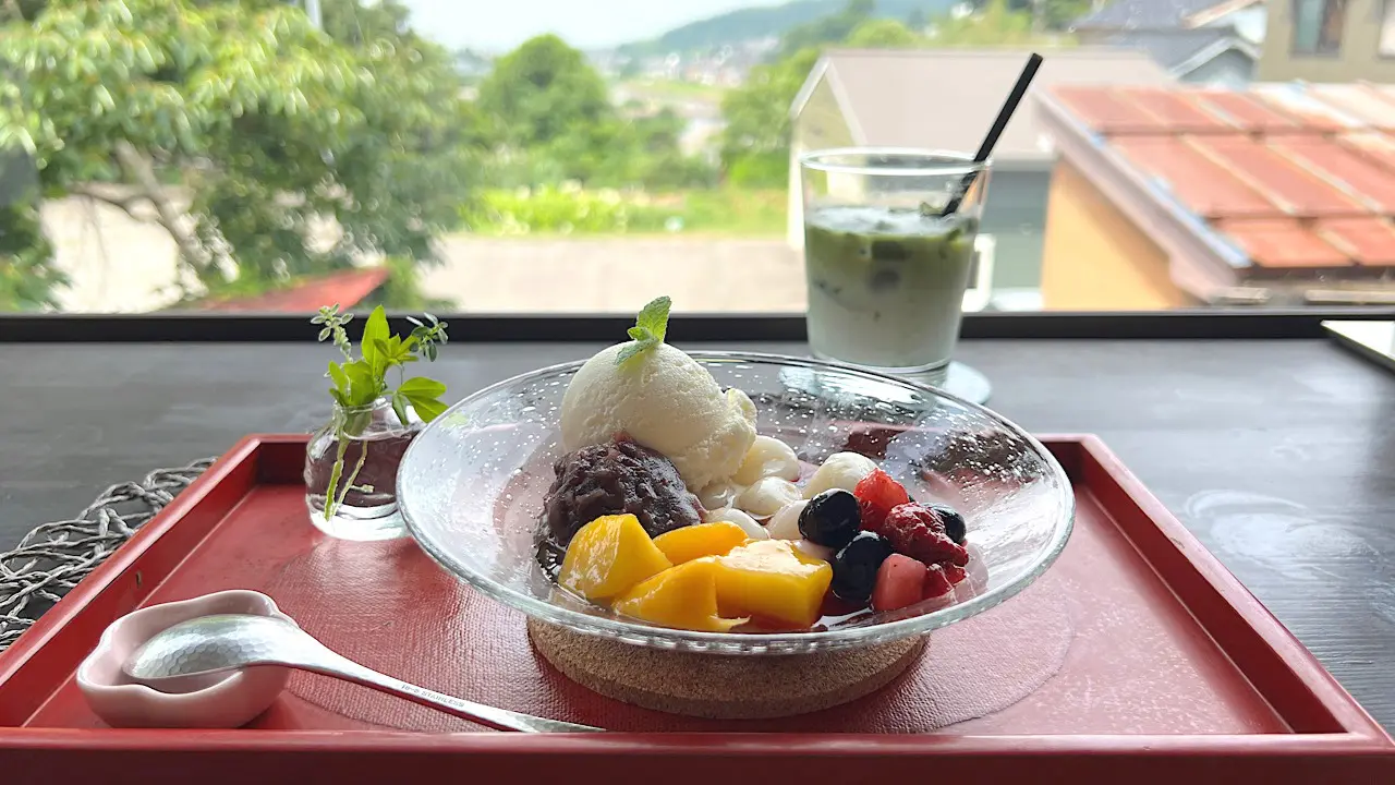 坂のまちから川を見下ろす雑貨カフェ【grin the cafe】おわらの風情