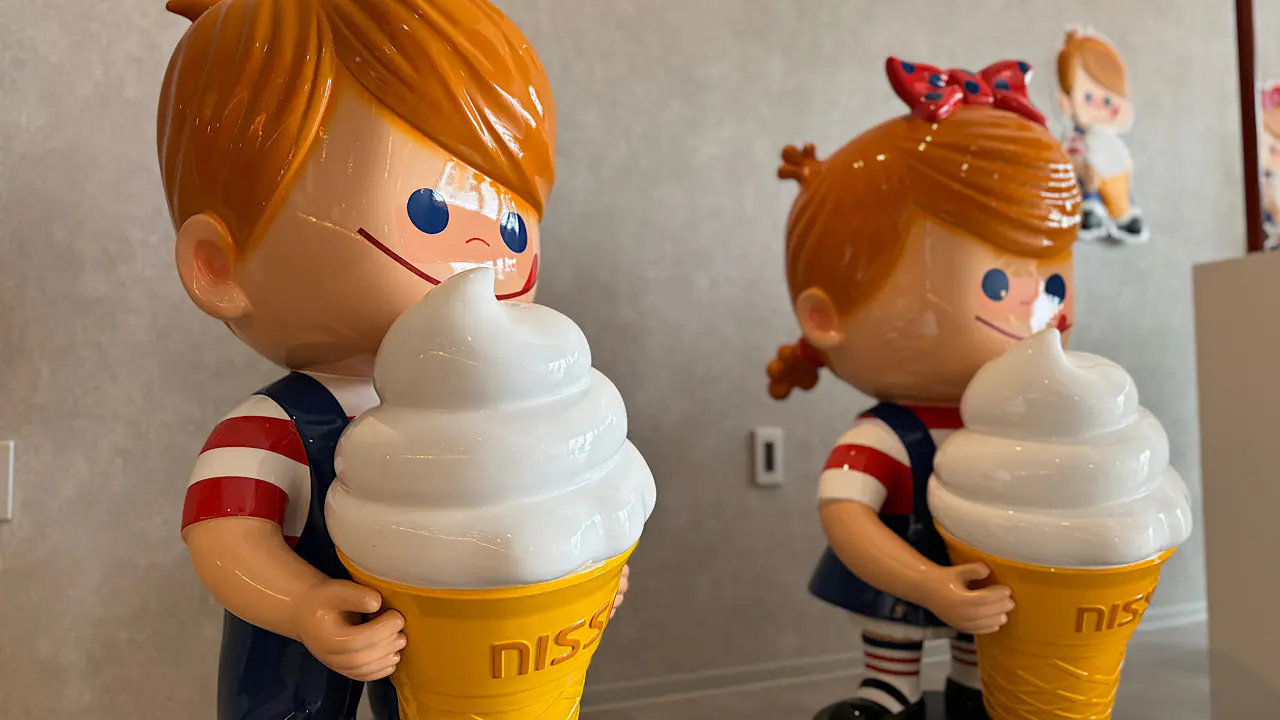 レア希少♡Mikkoラテアイスクリームパフェスイーツフィギュアリルアラモード海外 スイーツ ミニチュアスイーツ パフェ アイスクリーム アニマル 食品