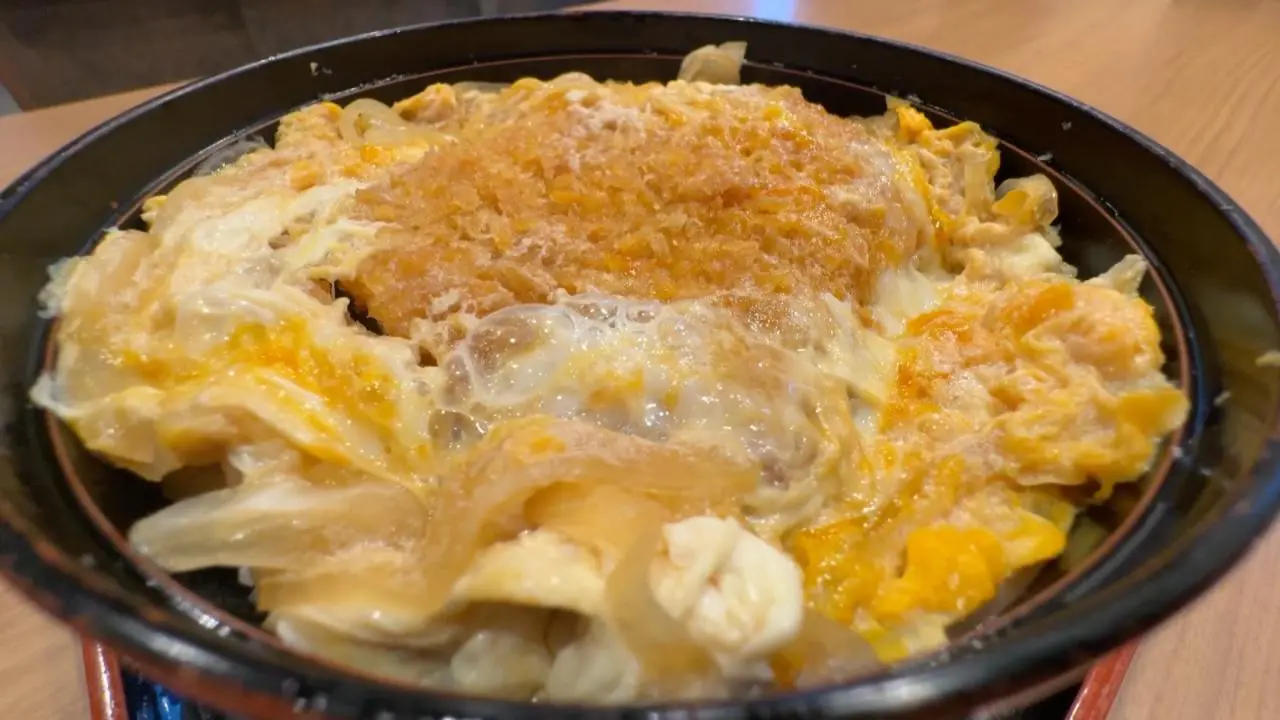 勝つ丼　950円（税込）