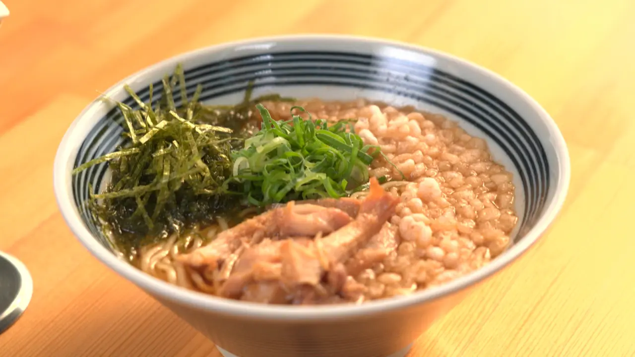 鶏中華　880円（税込）