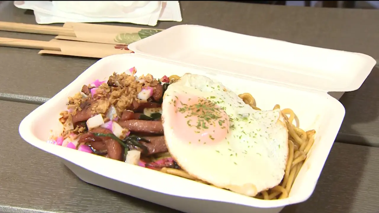 ハワイアン焼きそば　880円(税込)