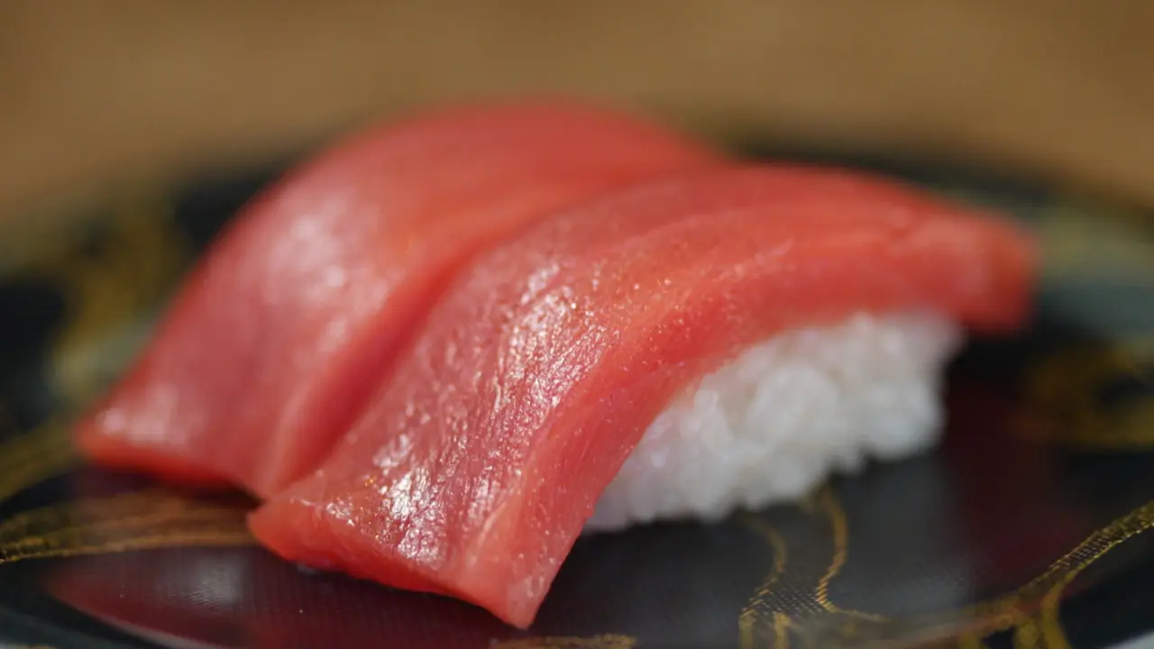 本まぐろ（赤身）　440円（税込）