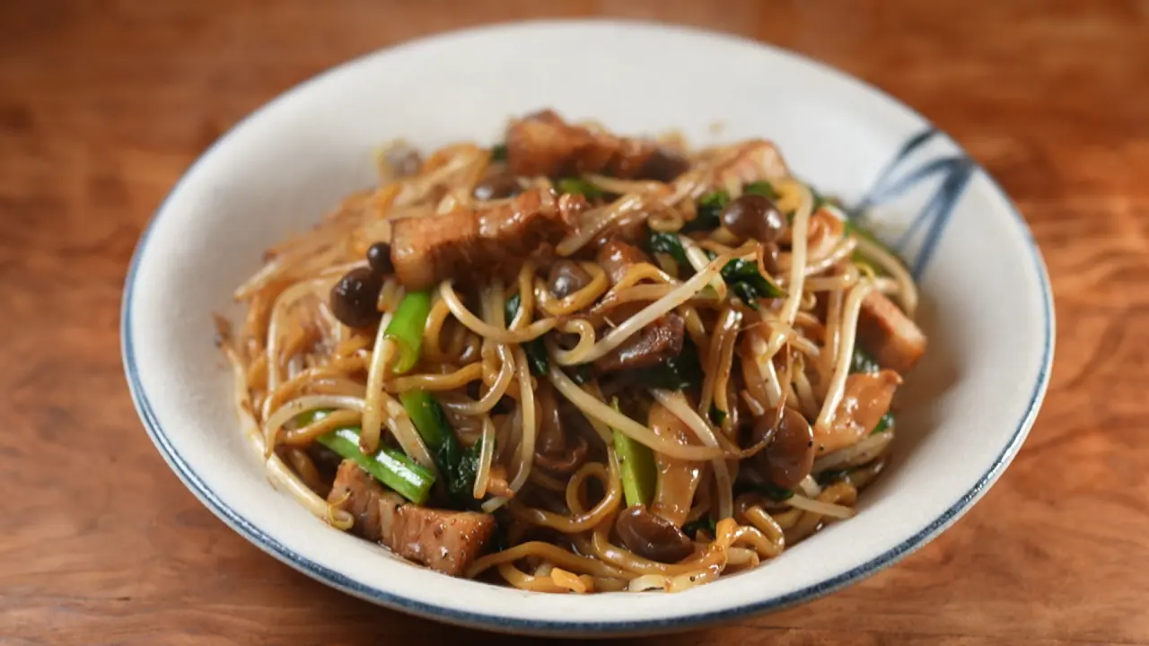 香港風煮込み麺　1430円（税込）